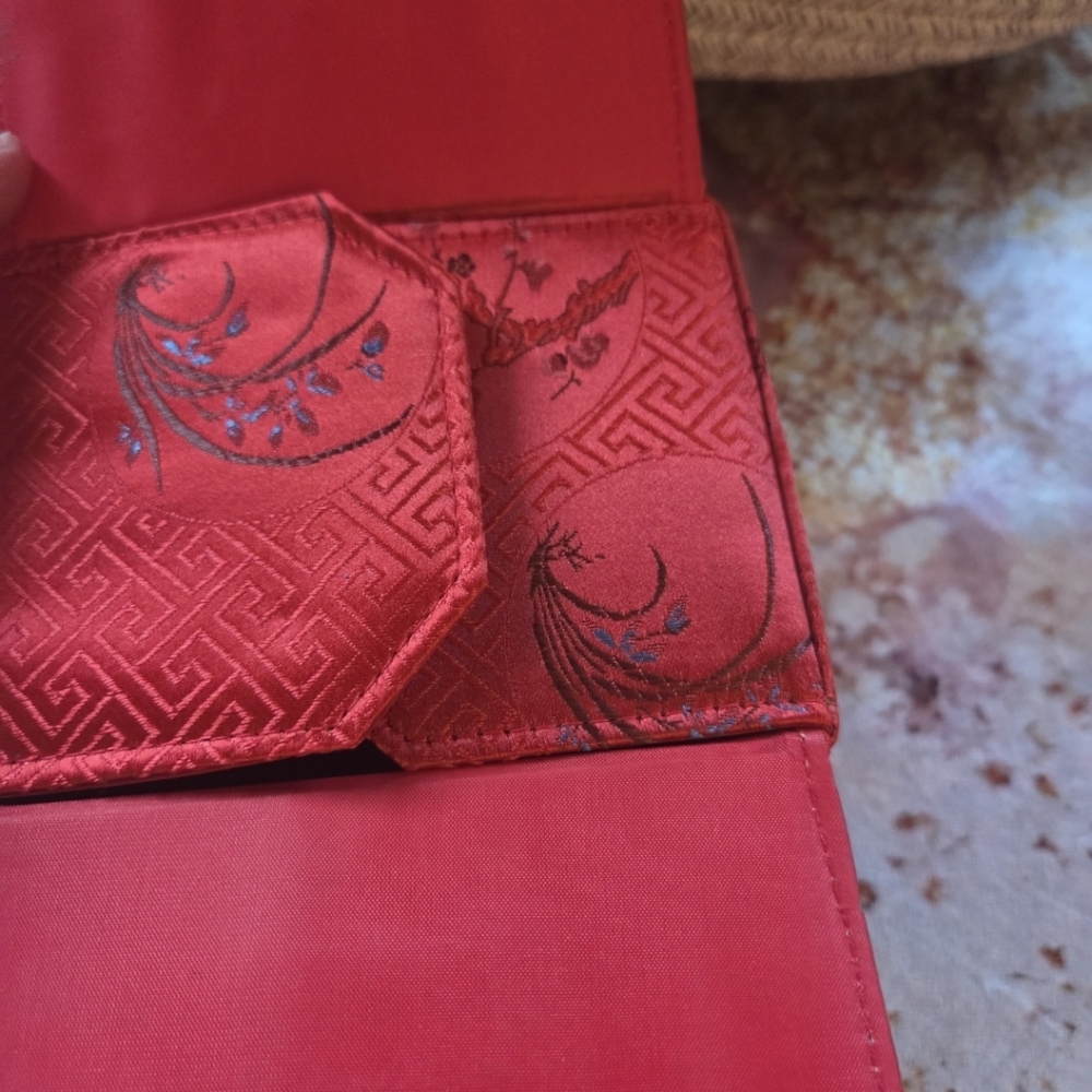 Chinese Style Takeout Red Silk Box Handbag Bamboo Handle Origami Silk Earrings - Picture 6 of 16